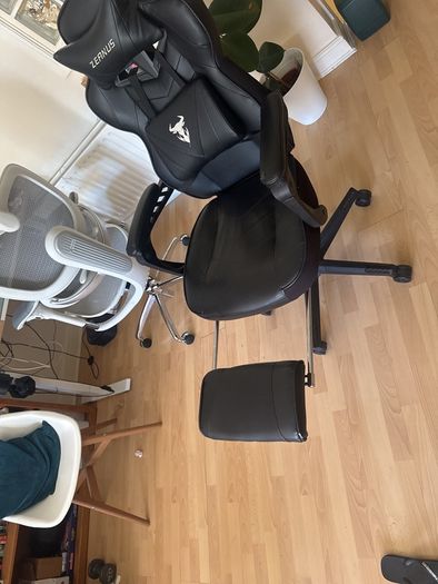 Zeanus Gaming Chairs with Footrest Recliner