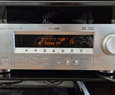 YAMAHA surround receiver with original remote & manual