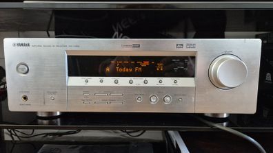 YAMAHA surround receiver with original remote & manual