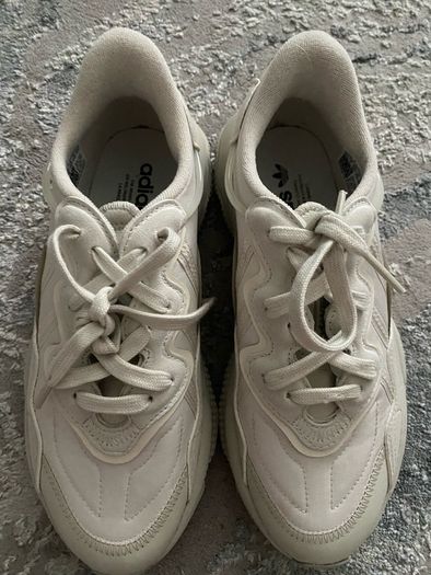 BNWT Adidas Ozweego Trainers size 6