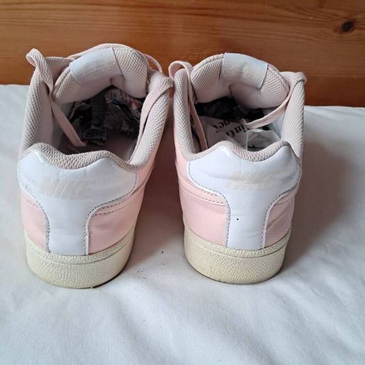 nike court royal Size 8 eu 48.5 pink in great condition