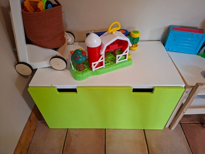 Toy box