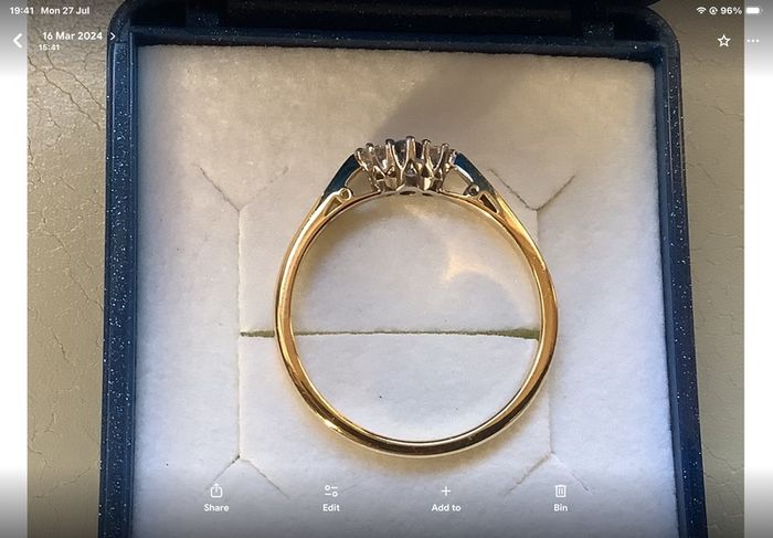 New 18ct Soiid Gold Sapphire And Diamond Ring