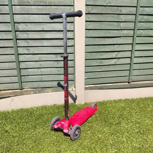 Red Micro Maxi Scooter