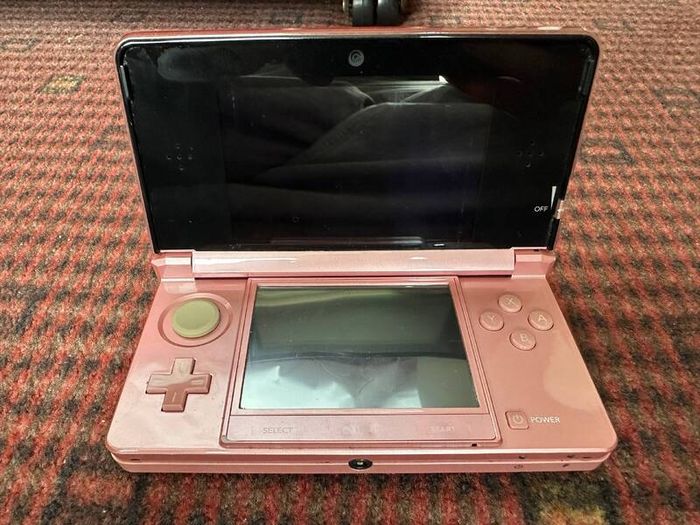 Nintendo 3DS  Metallic Rose Pink  Great Condition