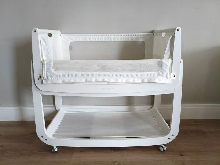 Baby bedside crib