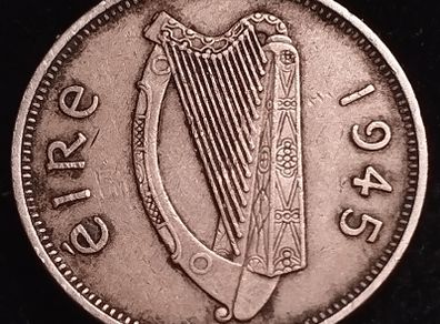 #778 - Ireland - 1945 - 6 Pence - KM.13a