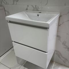 Special offer deal Brand New 500 Gloss White Wall Hung Unit and Basin