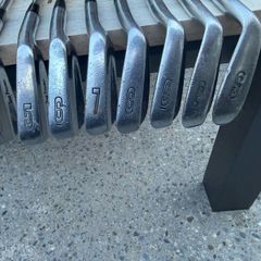 Mizuno TP11 blade Irons new grips