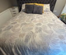 5ft king bed