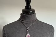 Agate pendant with beaded chain