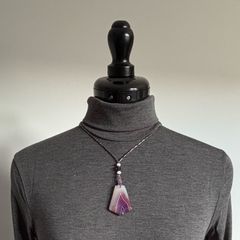 Agate pendant with beaded chain