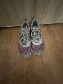 Women Nike trainers size uk8