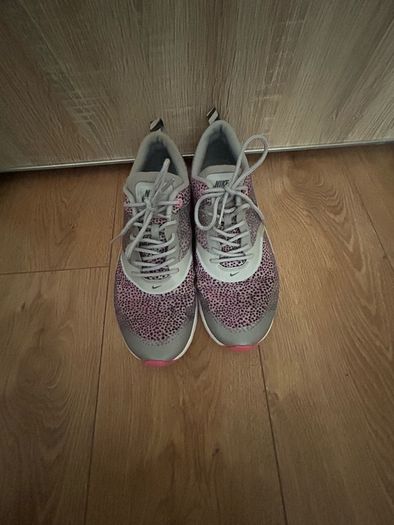 Women Nike trainers size uk8