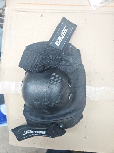 Elbow pads