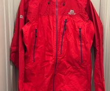 Mountain Equipment Lhotse Men's Jacket. Size Large. Colour Red.