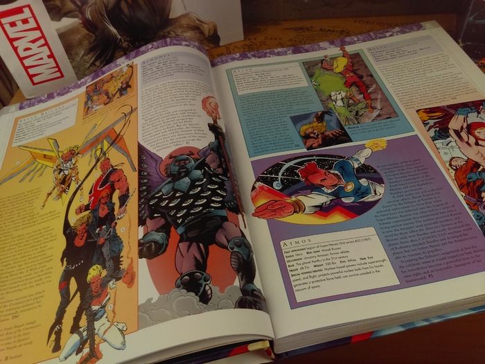 The DC Comics Encyclopedia ! The Definitive Guide To The Characters Of The DC Universe ! Beautiful Hardback !