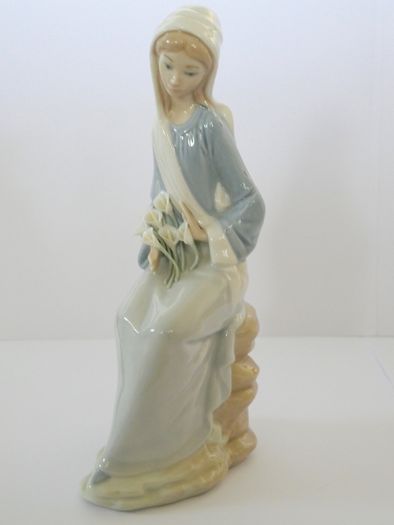 Lladro Figurine