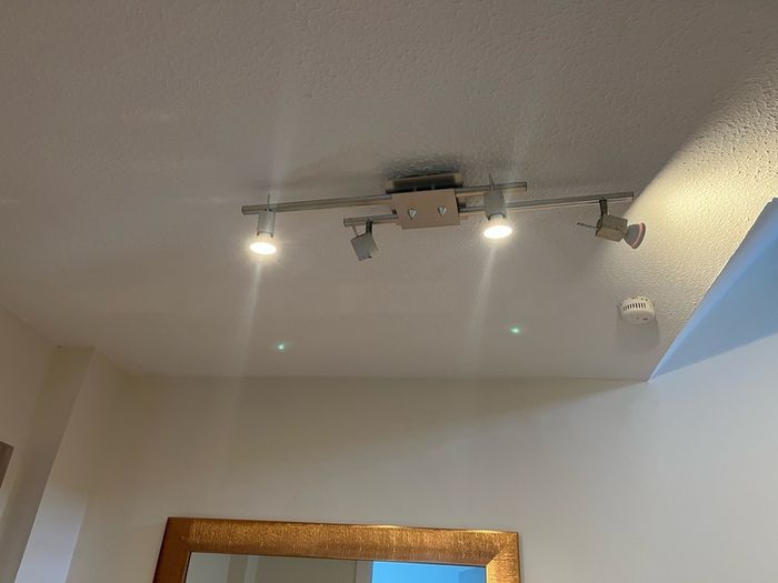 Ceiling lightning