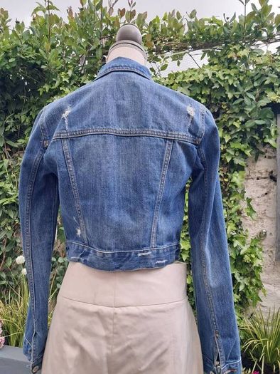 Hollister denim jacket. Excellent condition.