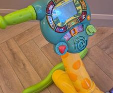 giraffe toy