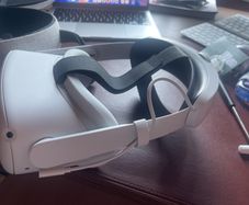 Oculus Quest 2, plus upgraded Battery Pack, and Case