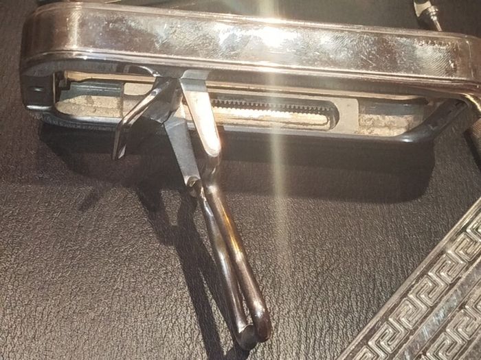 Antique Rolls Razor 1920's