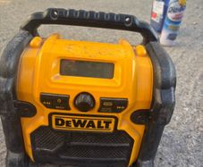 dewalt radio