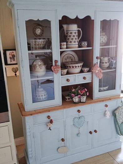 solid kitchen dresser delivery arranged