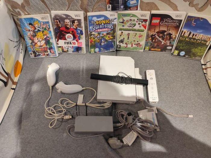 Wii bundle with 7 games