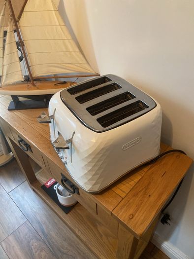 Toaster double by DeLonghi
