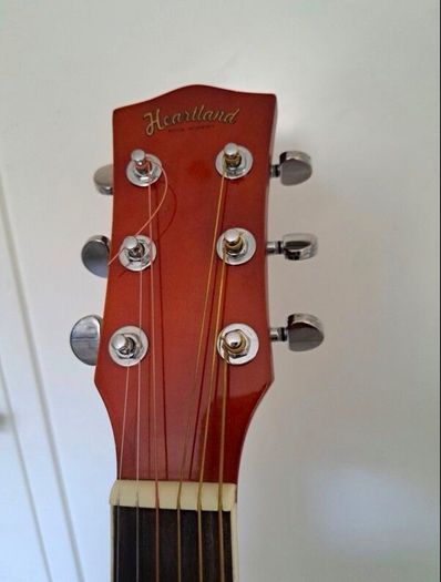 Left-handed Full Size Acoustic Guitar