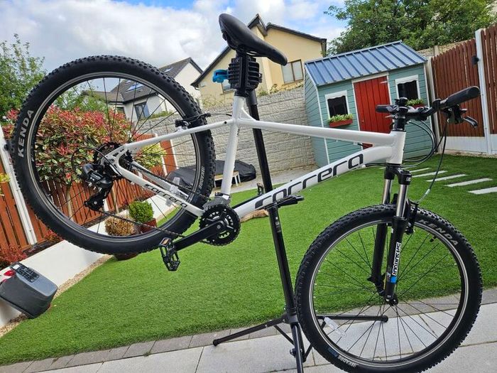 Carrera Valour 27.5 Mountain Bike L Frame Like New