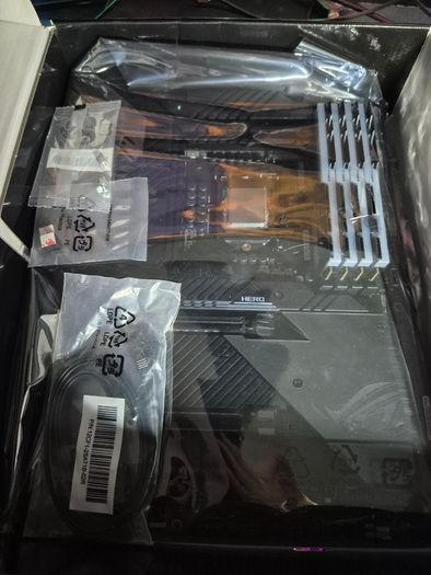 ROG Maximus Z590 Hero XIII + 4 x 8GB G-Skill Trident Z 3200mhz Bundle (Used)