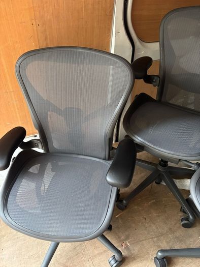 herman miller aeron chairs