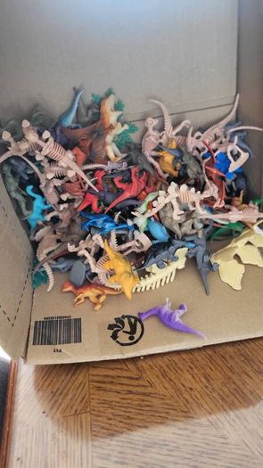 dinosaur truck & dinos