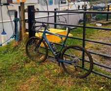 GT Grade Carbon Elite Gravel Bike