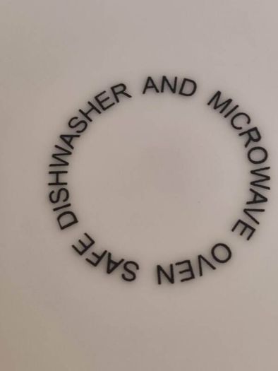 MND Poppy Dinner Plate Ideal for Practical Everyday Use.