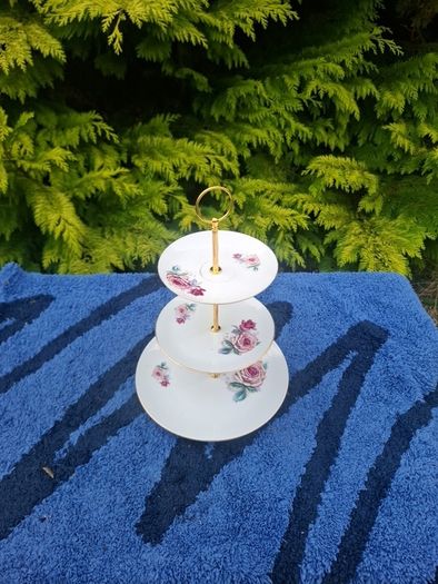3 tiers china rose cake stand possible to post