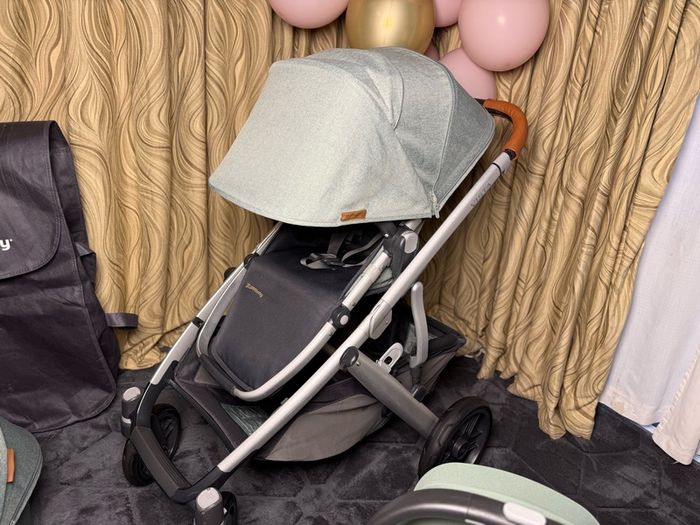 Full travel System Uppababy Vista V2 with car seat and isofix