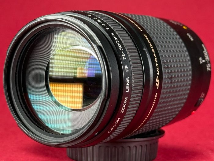 Canon EF 75-300mm f/4-5.6 II USM zoom telephoto