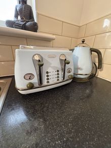 Delonghi Kettle And Toaster