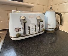 Delonghi Kettle And Toaster