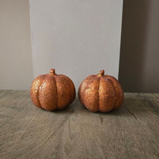 Pumpkins with glitter