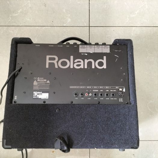 Roland KC150 amp
