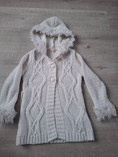Girls cardigan size 5-6 years