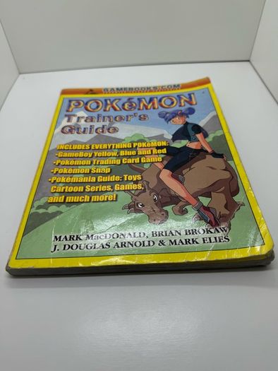 pokemon book guide vintage (1999)