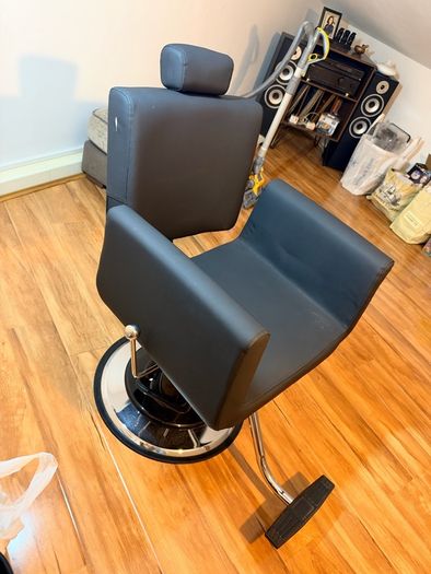 Beauty/Barber Chair