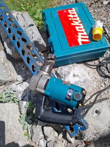Makita nibbler