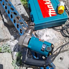 Makita nibbler